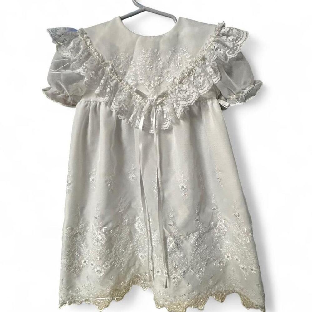 9-12 month vintage white baby dress bin collar with delicate lace and ribbon
